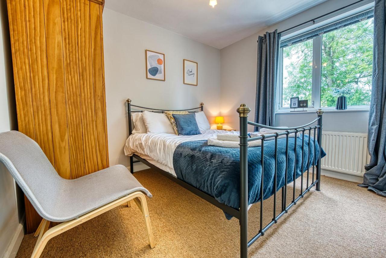 Cosy 3 Bed Apartment In Southam, Sleeps 6 Southam  Exterior photo