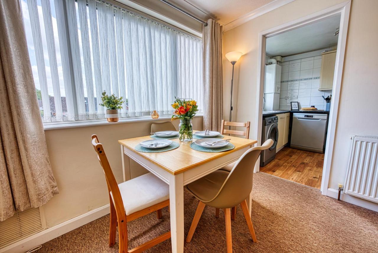Cosy 3 Bed Apartment In Southam, Sleeps 6 Southam  Exterior photo
