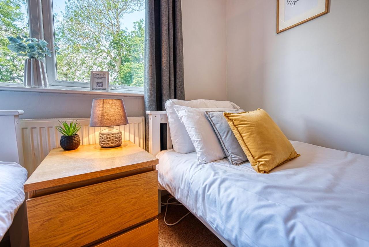 Cosy 3 Bed Apartment In Southam, Sleeps 6 Southam  Exterior photo